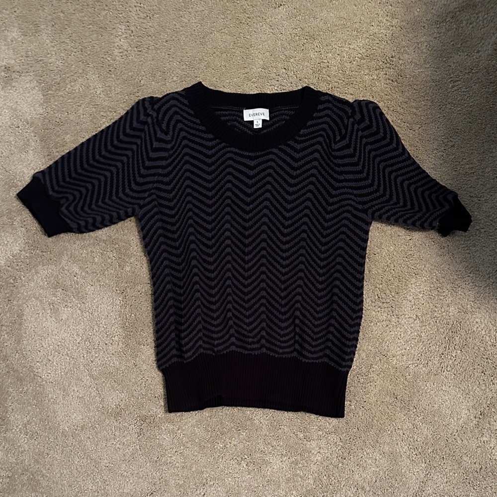Evereve Black and Gray Chevron Knit Top